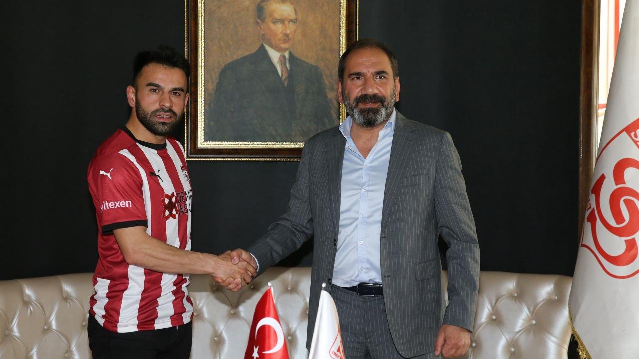 Sivasspor, Murat Paluli’yi transfer etti