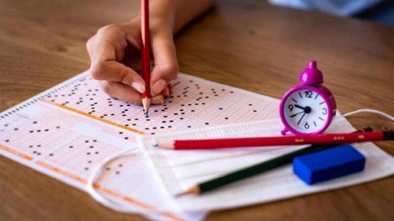 Suriye’nin kuzeyinde liseye geçiş sınavı heyecanı