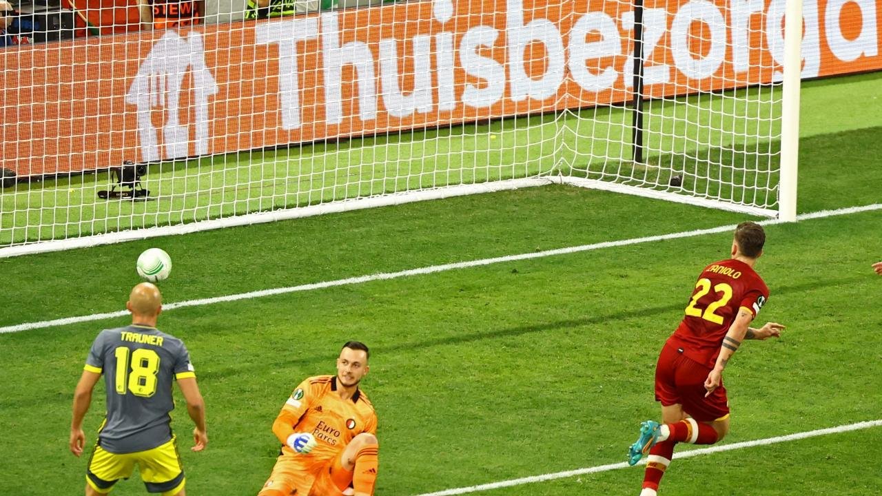 UEFA Avrupa Konferans Ligi’nde şampiyon Roma
