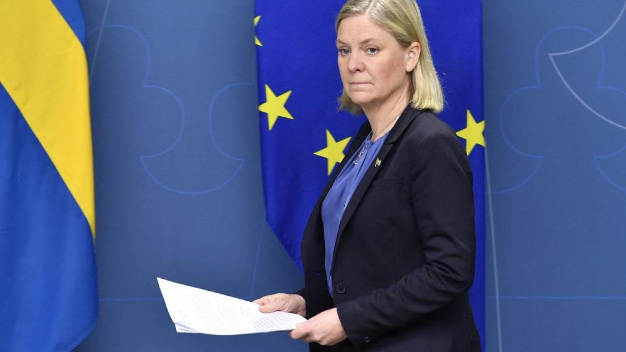 YPG/PKK savunucusu vekilden hükûmete şantaj! İsveç Başbakanı Andersson’dan istifa resti