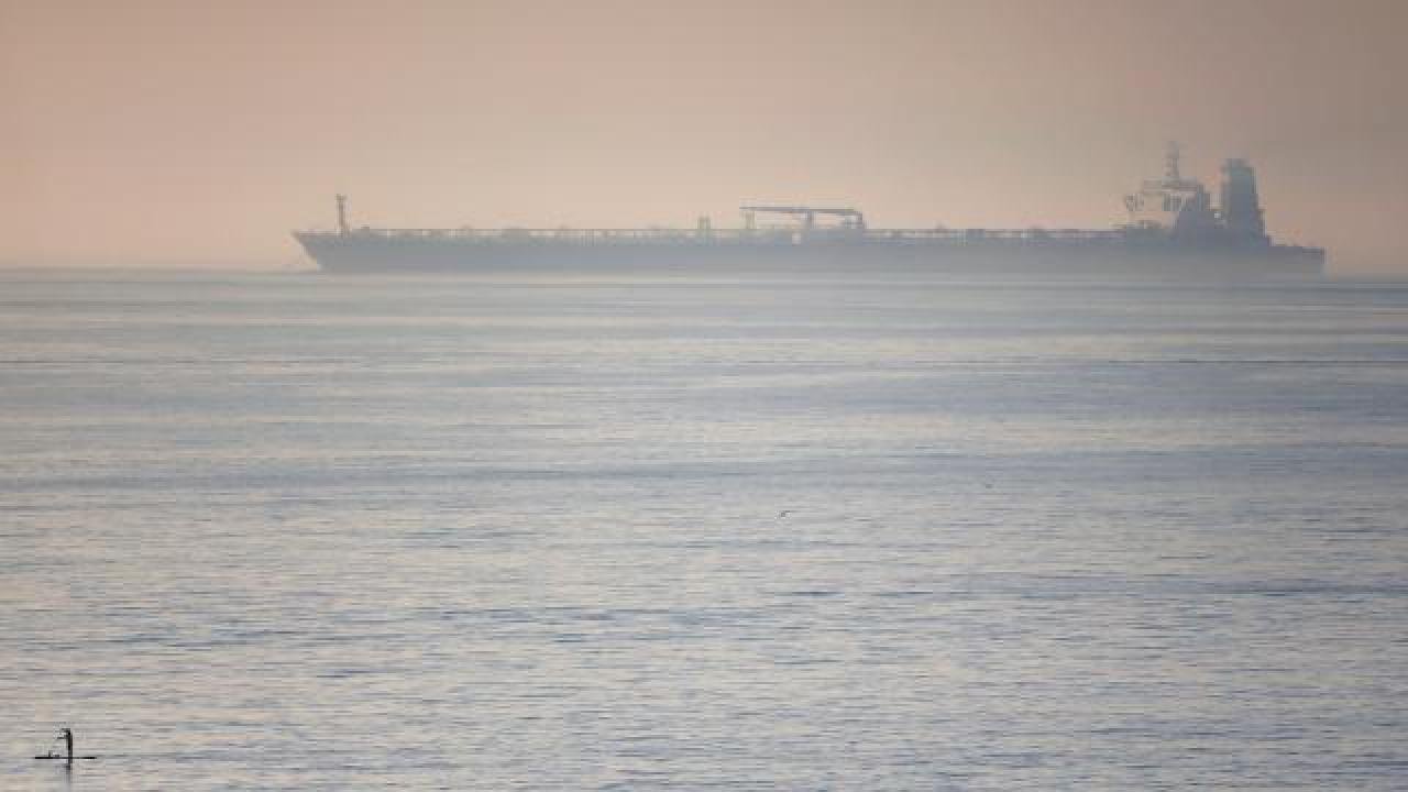 Yunanistan alıkoyduğu petrol tankerini serbest bıraktı