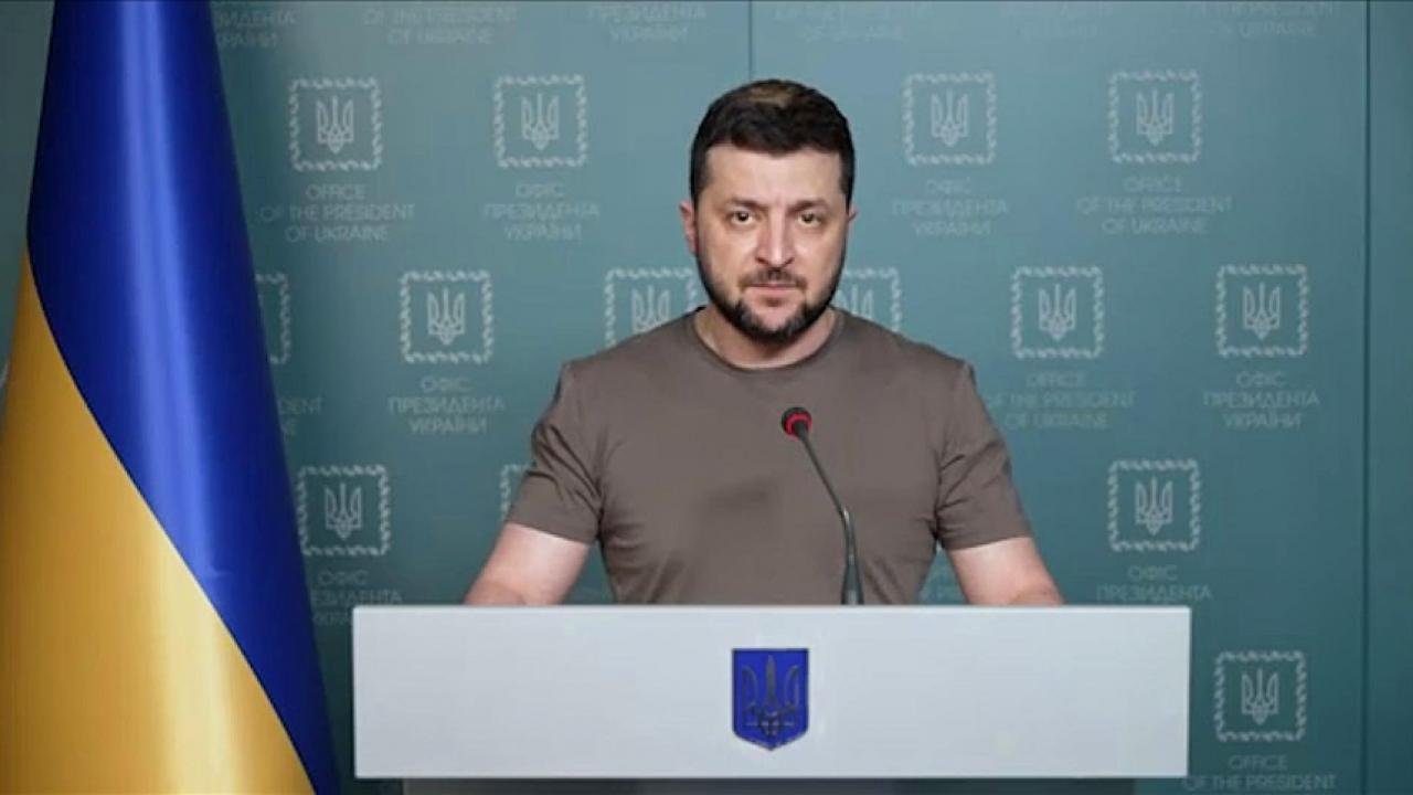 Zelenskiy, Azovstal’daki askerler ile Rus esirlerin takasına hazır olduklarını söyledi