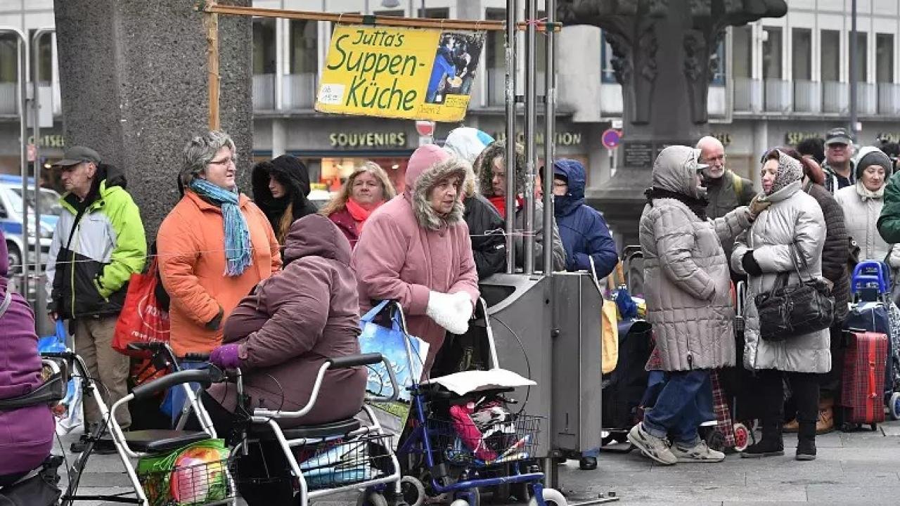 Almanya’da çöküş manşetlerde: Bu kadar kötüsü 2. Dünya Savaşı’ndaydı