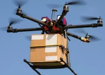 Avrupa’da bir ilk! Drone ile taşındı