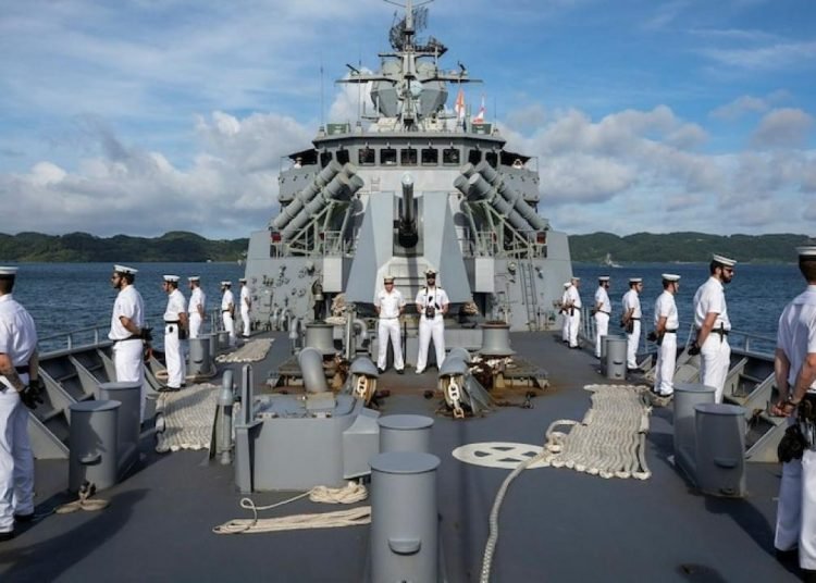 Avustralya: Çin donanması, Güney Çin Denizi’nde gemilerimizi gizlice takip ediyor