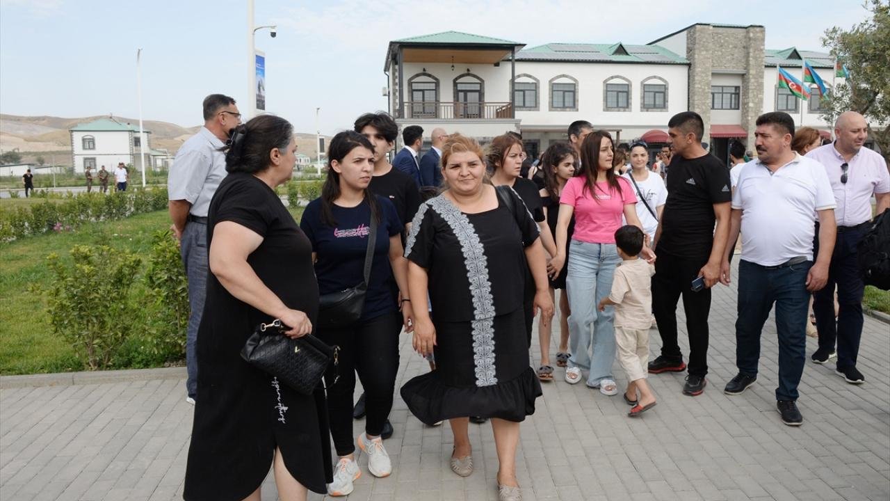 Azerbaycan’da işgalden kurtarılan bölgelere “büyük dönüş” başladı