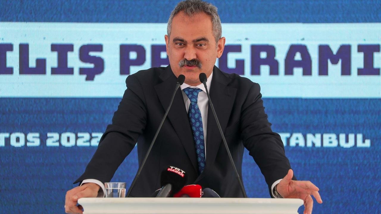 Bakan Özer, müfredata yeni eklenen dersi açıkladı