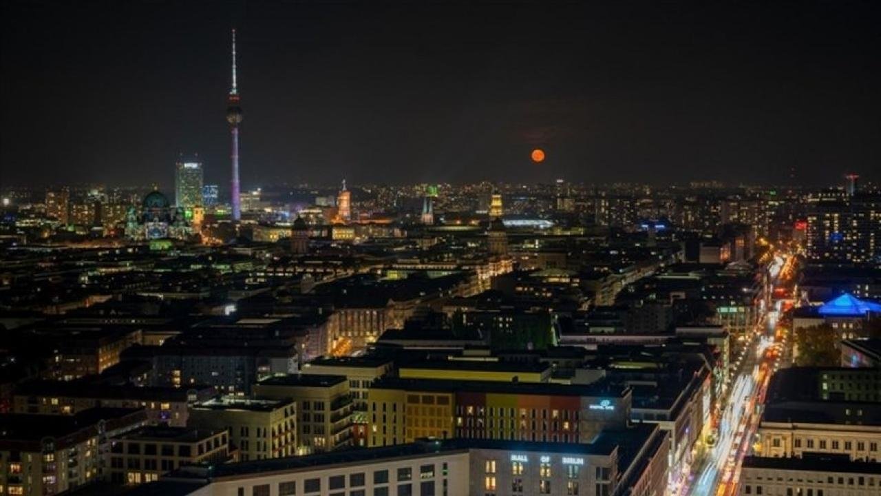 Berlin’de enerji tasarrufu için 200 yapı gece ışıklandırılmayacak