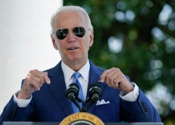 Biden ABD’deki havalimanlarından şikayetçi: İlk 25’te bile değiliz