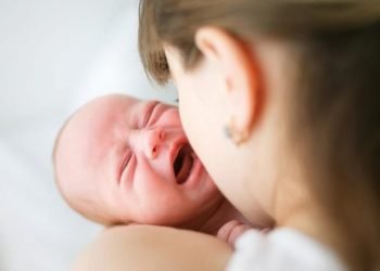 Bilim insanları, ağlayan bebeği yatıştırmanın en iyi yöntemini buldu