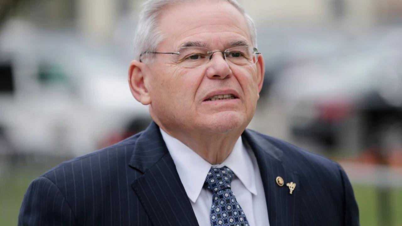Bob Menendez’den Türkiye’ye S-400 üzerinden yaptırım mesajı