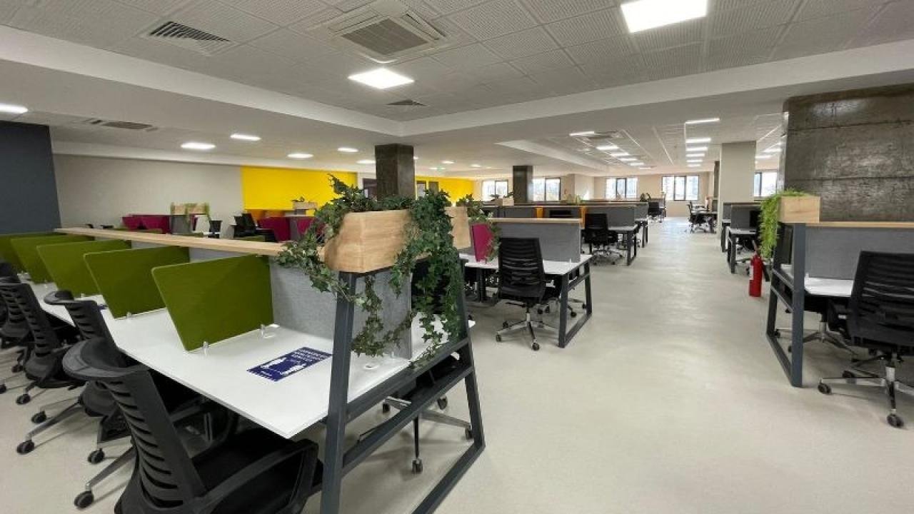 Cuma namazına gitmek isteyen şahıs işten çıkarıldı