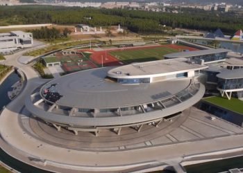 Dünyanın ilk robot CEO’su göreve başladıé