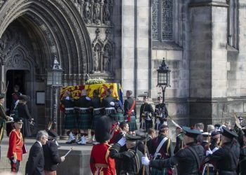 Elizabeth’in cenaze törenine üç ülke davet edilmedi
