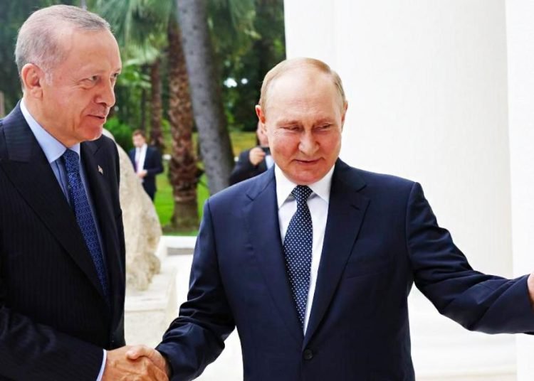 Financial Times: ABD ve AB, Rusya’ya yaptırım konusunda Türkiye’ye baskıyı artırıyor