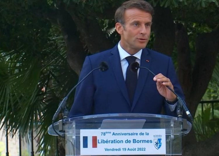 Fransa Cumhurbaşkanı Macron Cezayir’e gidiyor