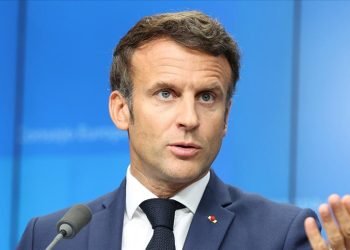 Fransa Cumhurbaşkanı Macron’dan “bolluk devrinin sona erdiği” uyarısı