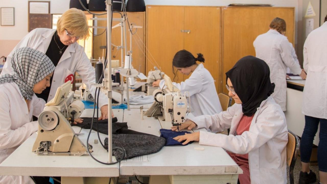 Halk eğitimi kursalarından yararlanan vatandaş sayısı, 6 ayda 6 milyona ulaştı