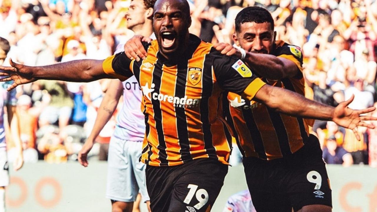Hull City, maç fazlasıyla liderlik koltuğuna oturdu