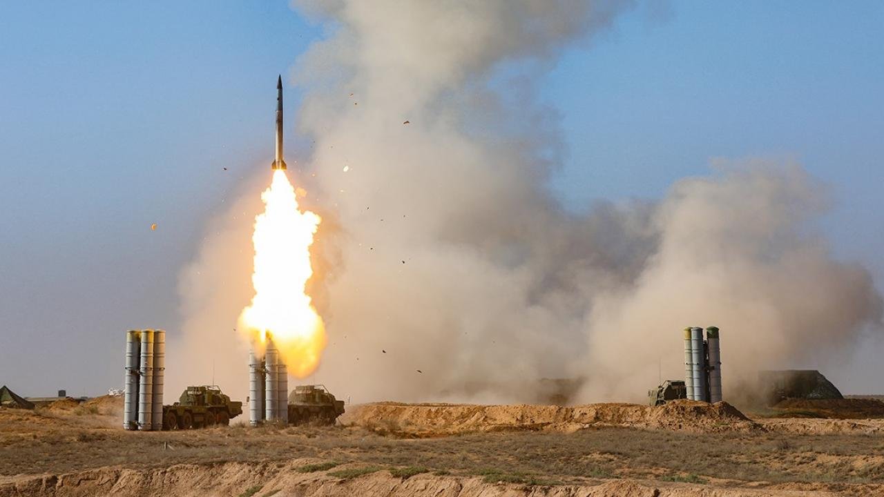 İngiliz İstihbaratı: Rusya S-300 ve S-400’ün füzelerini kullanmaya başladı