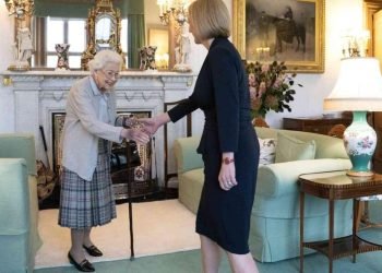 İngiltere Kraliçesi 70 yılda 150’den fazla başbakan eskitti