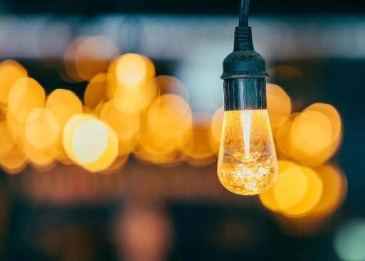 İngiltere’de elektrik ve doğalgaz tavan fiyatı yıllık yüzde 80 arttı