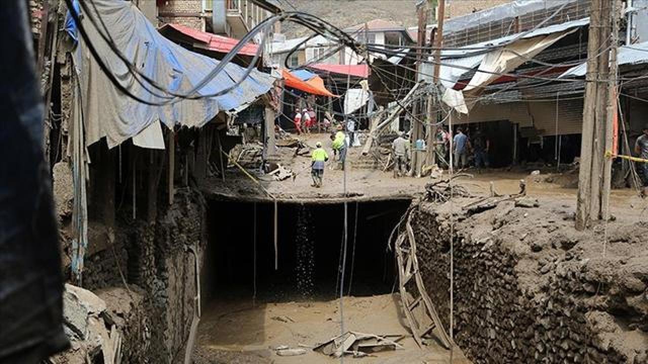 İran’da şiddetli yağış sele dönüştü: Can kaybı 76’ya çıktı