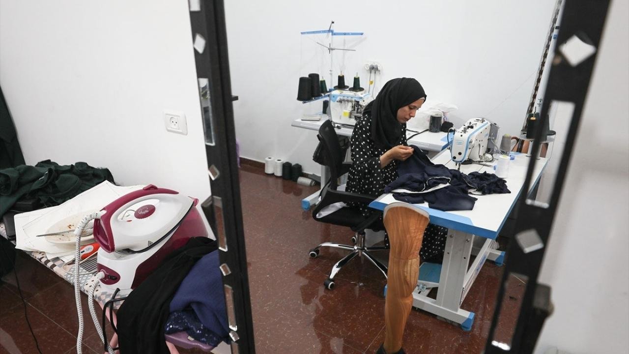 İsrail saldırılarında bacağını kaybeden Esma’nın hayat mücadelesi