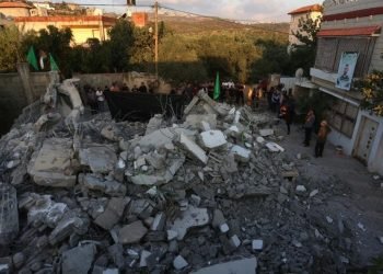 İsrailli işgalciler Filistinlilere ait 9 evi yıktı