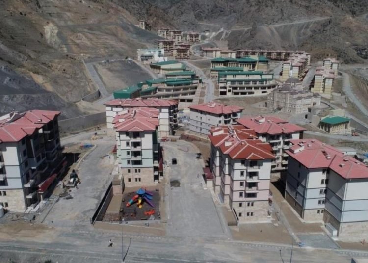 İşte yeni Yeni Yusufeli! Anahtarlar teslim edilmeye başlandı