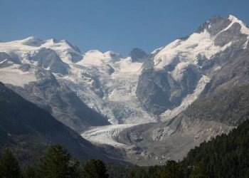İsviçre Alplerindeki buzullar, 1931’den bu yana yarı yarıya eridi