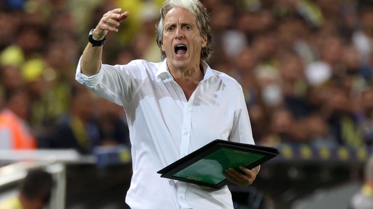 Jorge Jesus’un yabancı kuralı mesaisi