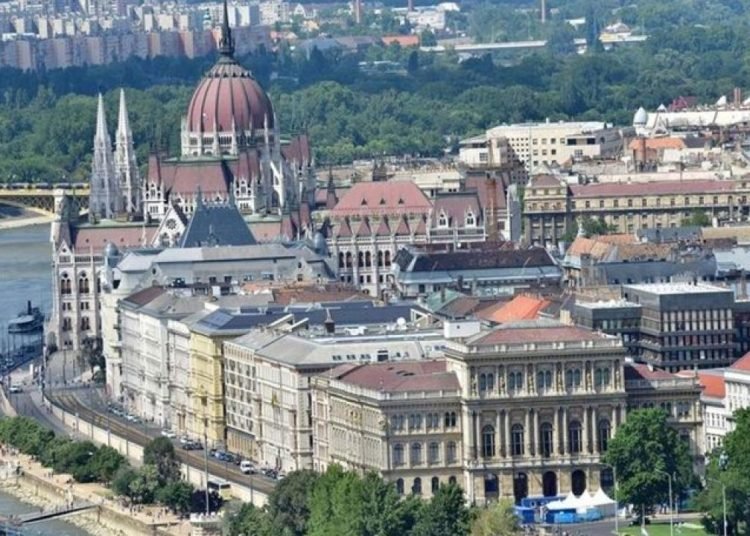 Macaristan’da tepki çeken ‘eğitimde kadın oranı’ raporu