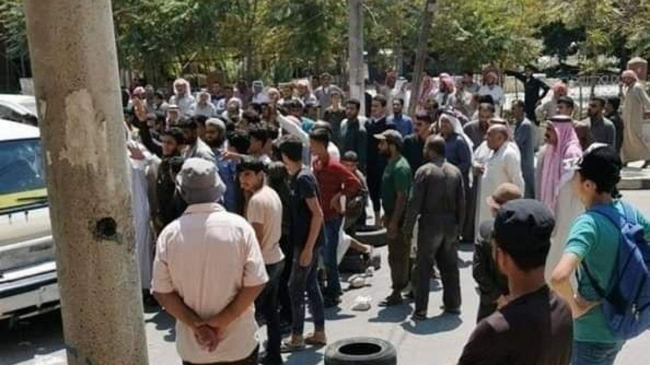 Münbiçliler çocuk kaçıran YPG/PKK’yı protesto etti