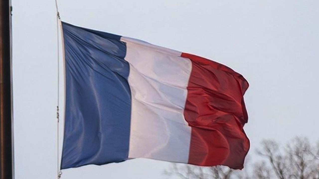 Müslümanlara zulmeden Fransa, Afganistan’daki kadın haklarına yönelik ihlalleri kınadı