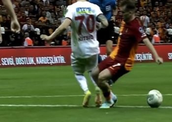 Nef Stadı’nda 4 tartışmalı pozisyon, 1 kırmızı kart!