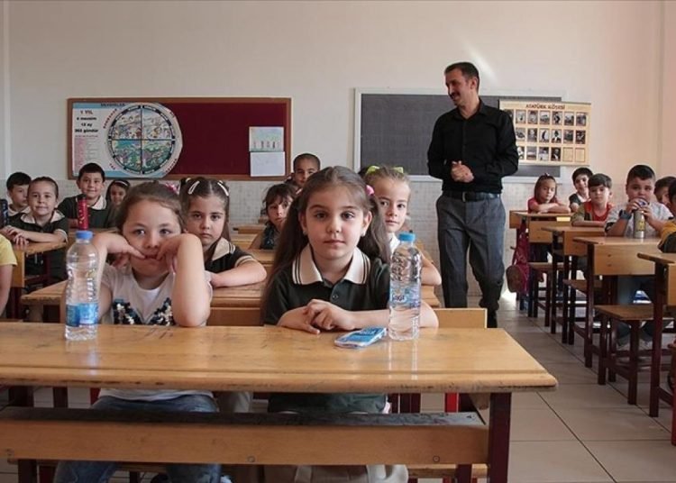 Okullarda uyum eğitimi başladı