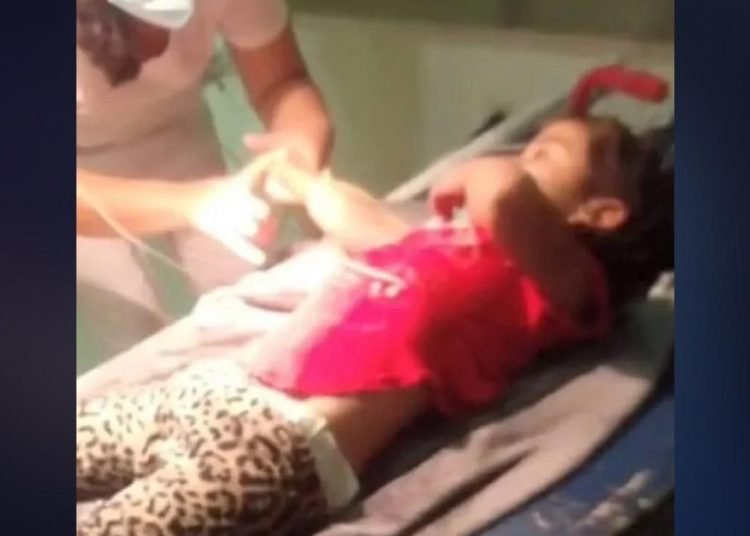 Öldü sanılan küçük kız, cenazesinde uyandı