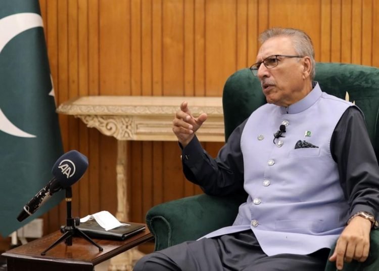 Pakistan Cumhurbaşkanı Alvi’den kritik Türkiye açıklaması!