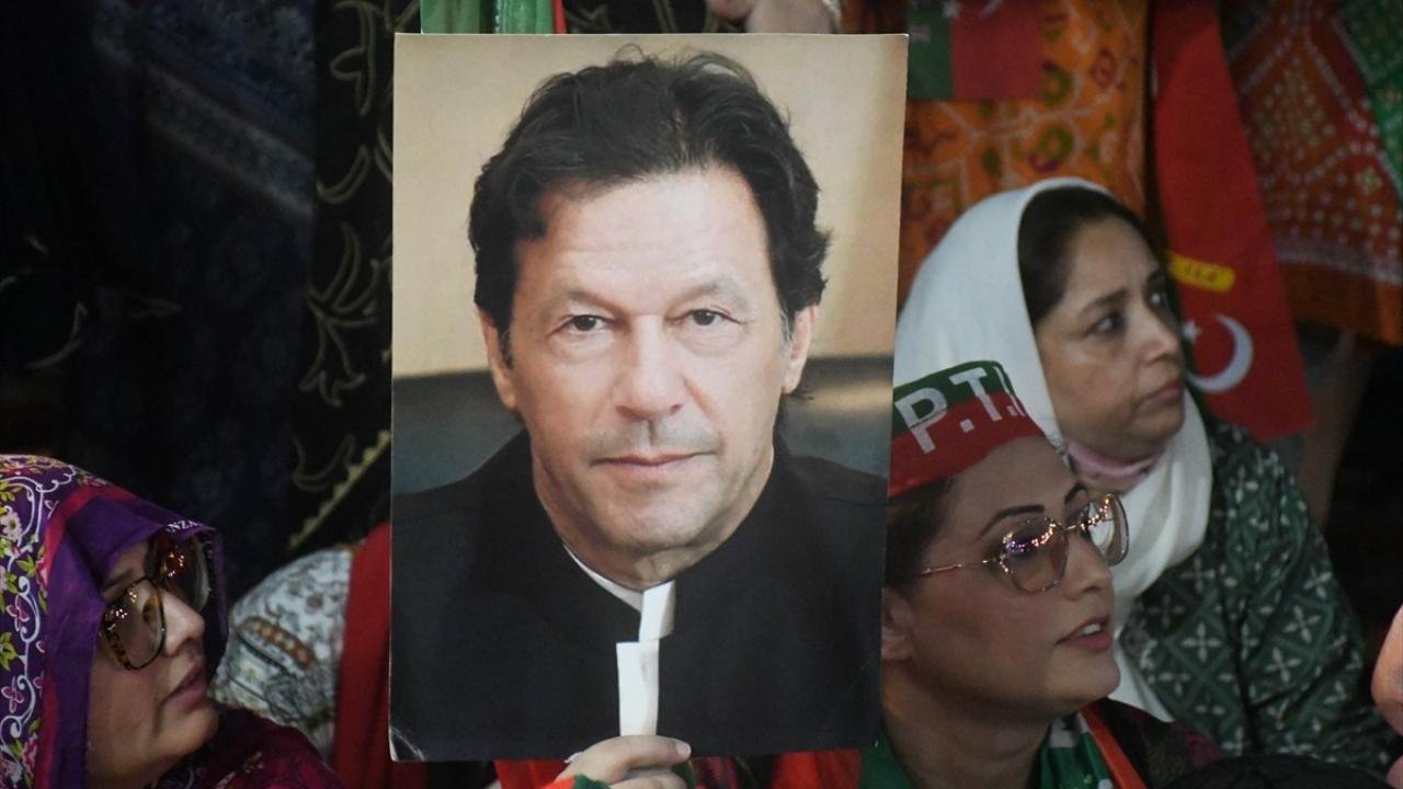 Pakistan’da ‘İmran Han’ın partisi kriket üzerinden fon aldı’ iddiası