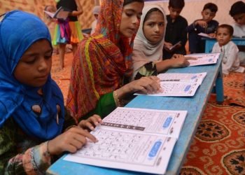 Pakistan’ın Sindh eyaletinde okulların yüzde 40’ı sel sonucu yıkıldı
