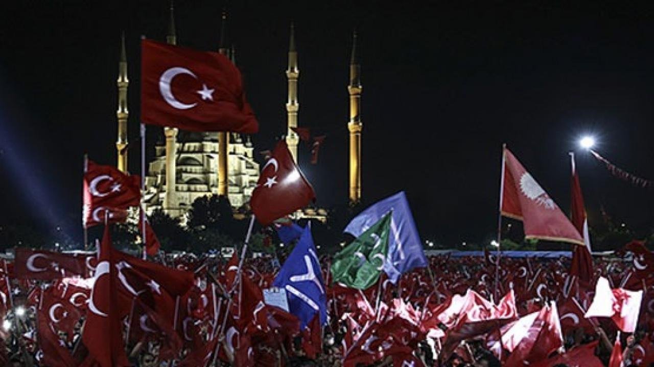 Pakistan’tan 15 Temmuz mesajı: Sarsılmaz bir güvenin dışavurumu