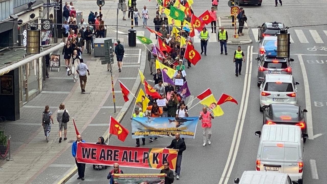 PKK/YPG yandaşları İsveç’te gösteri düzenledi