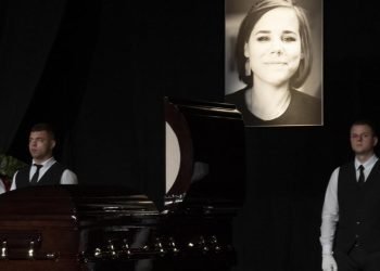 Rusya’da bombalı saldırıda öldürülen Darya Dugina, son yolculuğuna uğurlandı