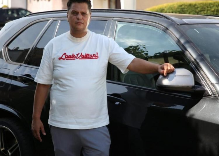 Seyir halindeki araçta bayılan Alman sürücünün hayatını Türk sürücü kurtardı