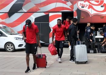 Sivasspor’da forma krizi! Havaalanında kayboldu