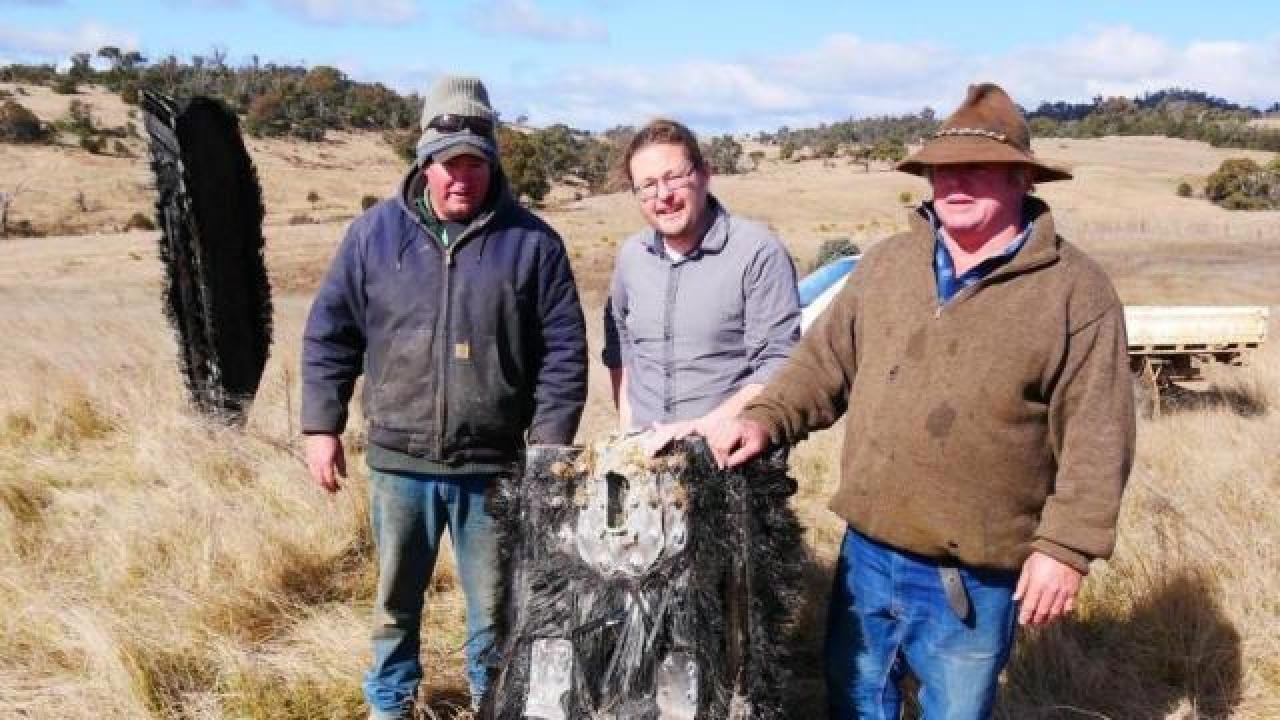 SpaceX’e ait uzay enkazları Avustralya’da boş araziye düştü