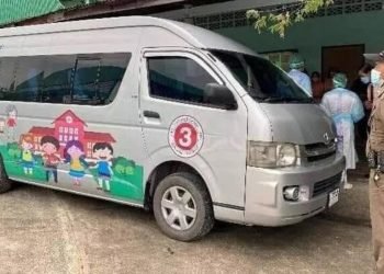 Tayland’da okul servisinde unutulan çocuk öldü