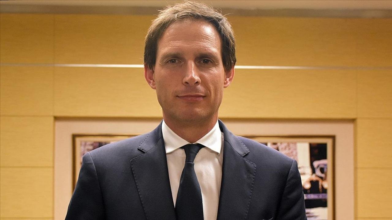 Yüzlerce Afgan Hollanda’ya getirilmeyi bekliyor