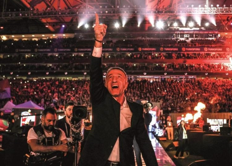 Ahmet Ağaoğlu: Şampiyonluk sonrası sendromu var